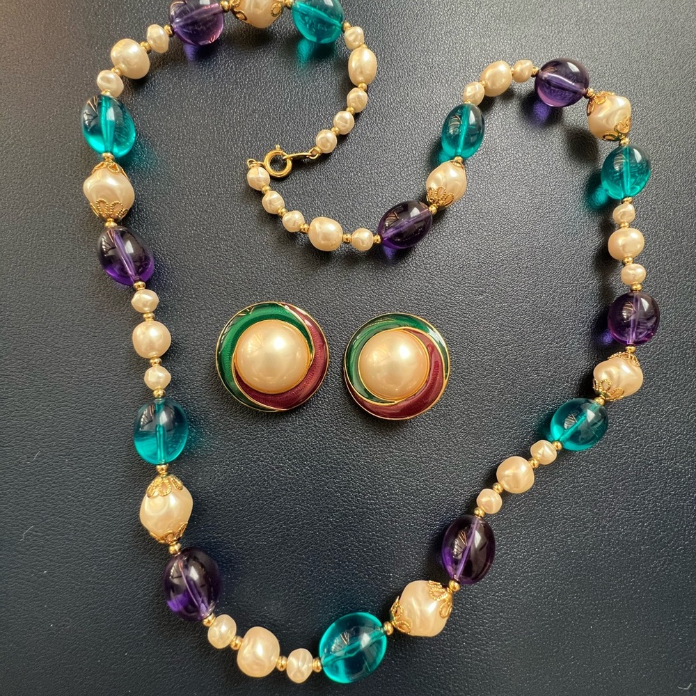 Signed 90s TRIFARI TM Baroque Pearl Purple Aqua Blue Lucite Beaded Necklace set